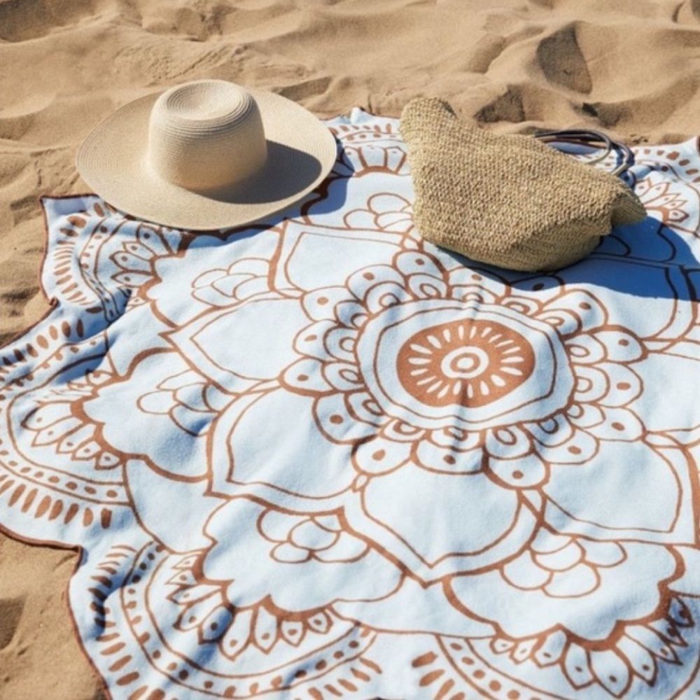 🍭 Mix & Match 2/$75 🍭 Vix Paula Hermanny Blue Lotus Shaped Towel